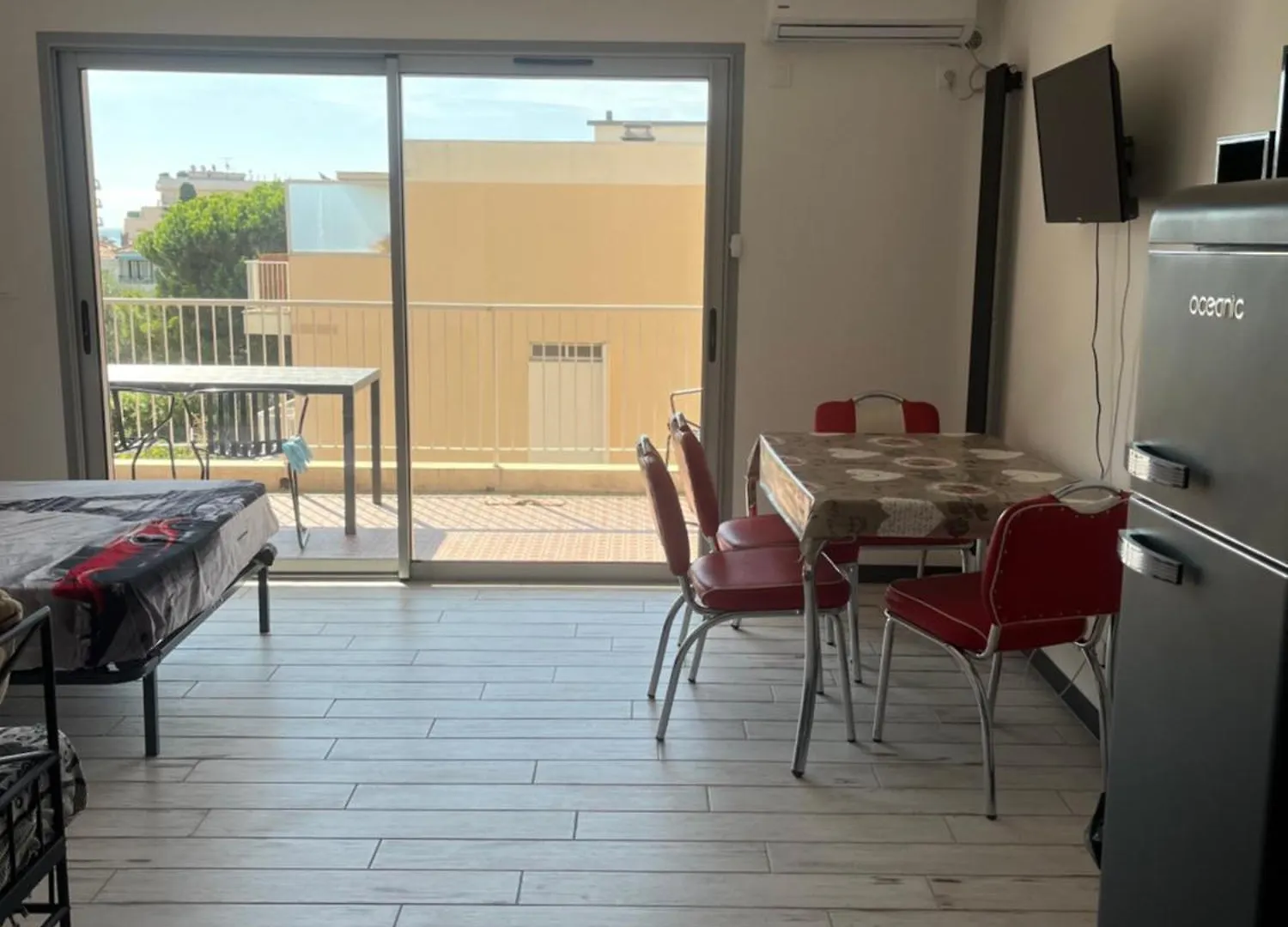 Spacieux Studio Plein Sud Et Tres Calme Cagnes-sur-Mer 0*,  France